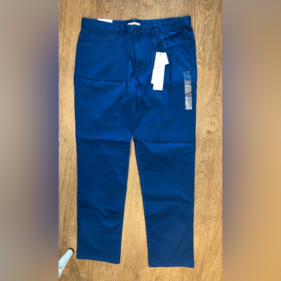 💛 bundle $12- Calvin Klein Slim Fit pants Size 34W x 30L NWT BlueCalvin - Picture 1 of 9